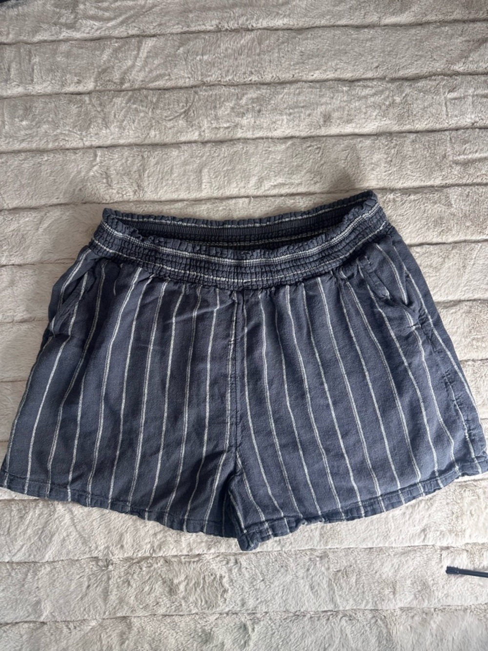 Gray  Striped Linen Blend 3 inch Inseam Pull on Shorts, Large